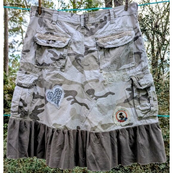 Upcycled Camo Magnolia Cargo Pocket Skirt XL Sunflower Heart Patches Lace Hippie - Picture 2 of 8
